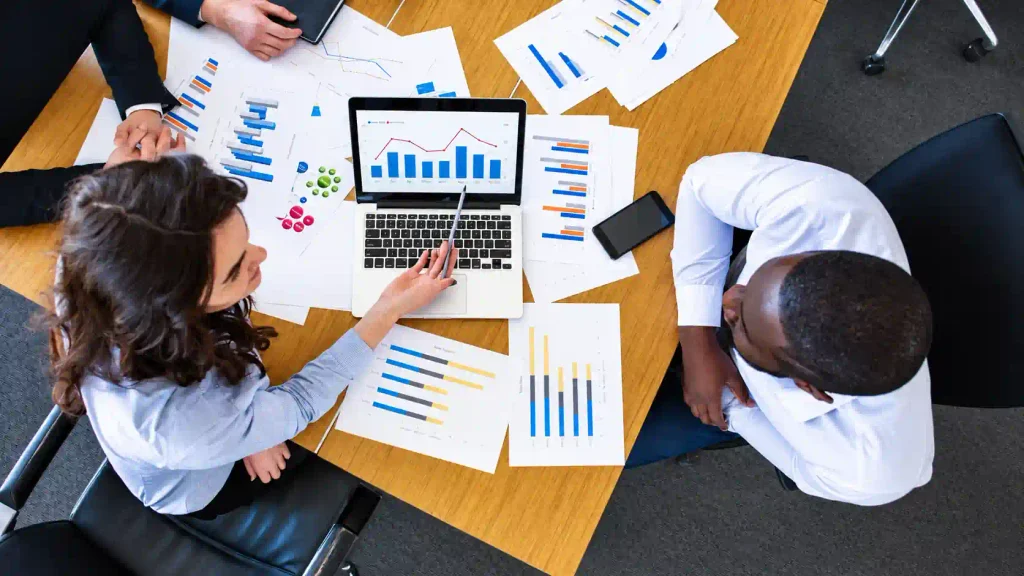¿Qué son OKRs y KPIs?Ejemplos para entender qué son OKRs y KPIs